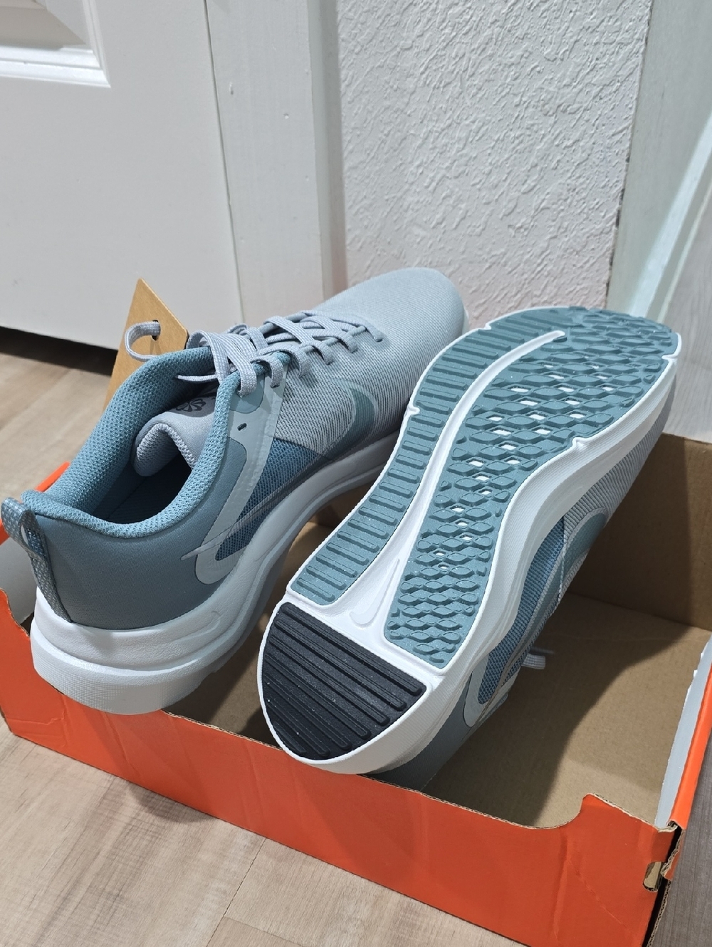 Nike Downshifter12 Light Blue Athletic Running Sneakers 10M/11.5w..